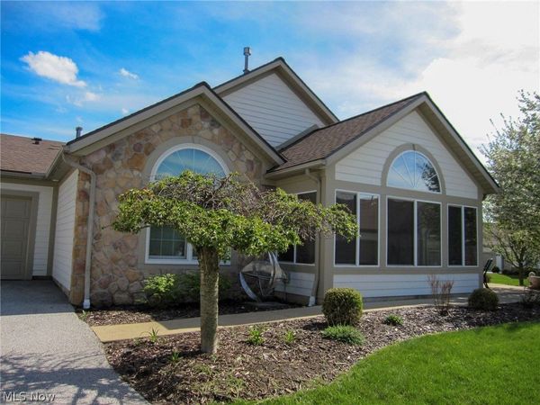 584 Crossings Circle , Tallmadge, OH 44278