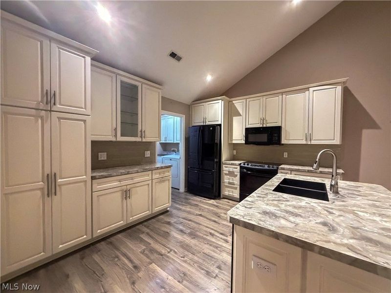 584 Crossings Circle, Tallmadge, OH 44278 Photo 10