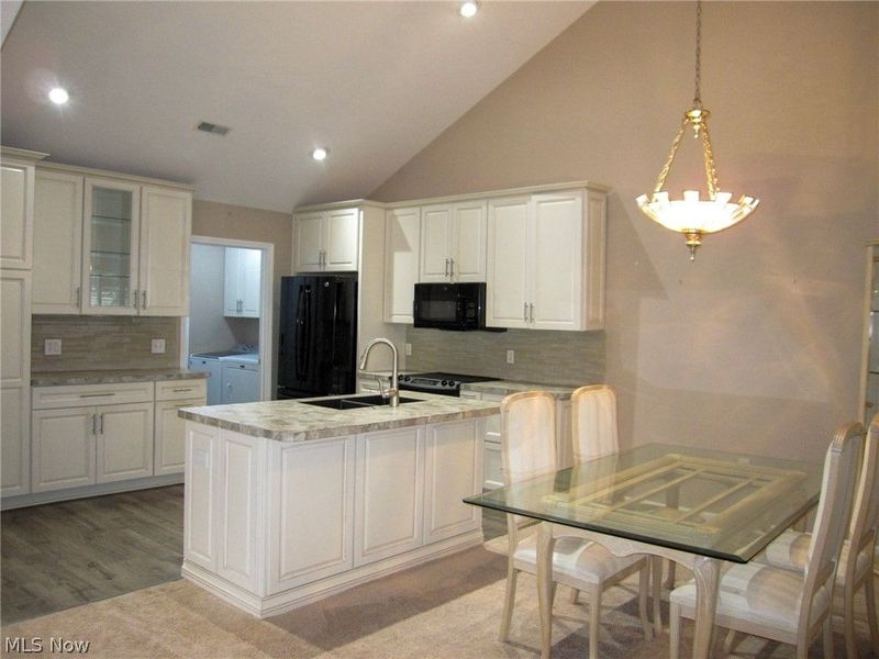 584 Crossings Circle, Tallmadge, OH 44278 Photo 9