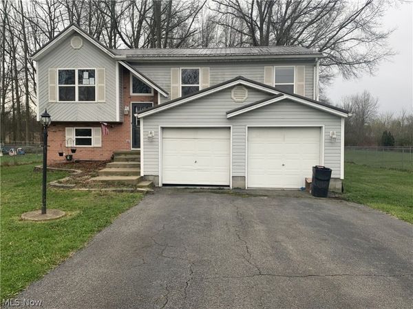 238 Raymond Avenue NW, Warren, OH 44483
