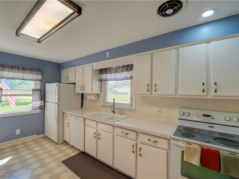 2015 Wallace Lane, Lorain, OH 44053 Photo 12