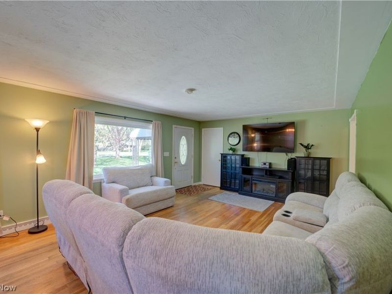 2015 Wallace Lane, Lorain, OH 44053 Photo 2