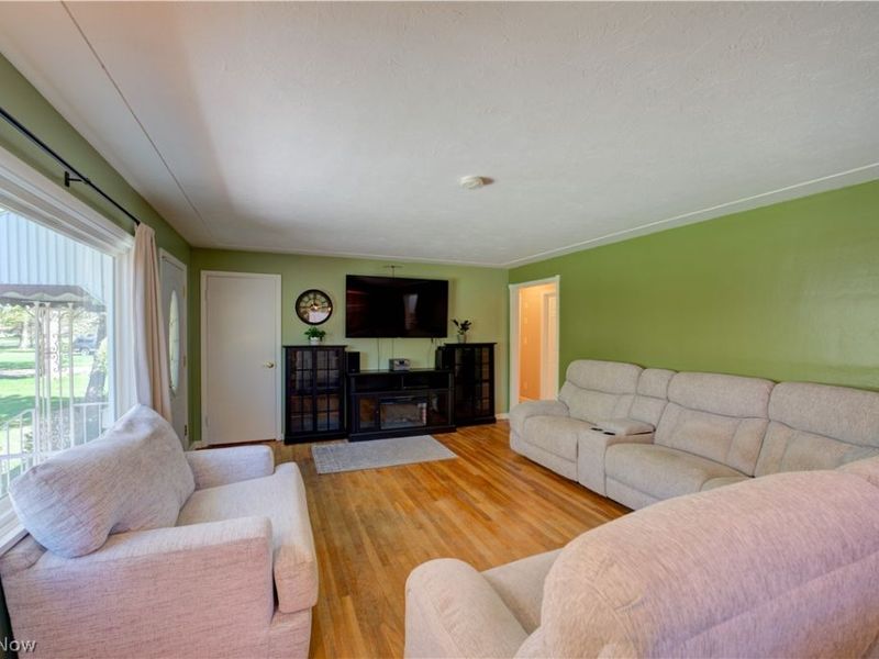 2015 Wallace Lane, Lorain, OH 44053 Photo 3