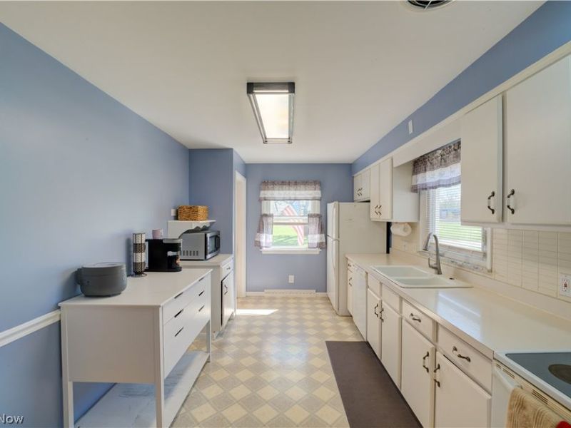 2015 Wallace Lane, Lorain, OH 44053 Photo 9