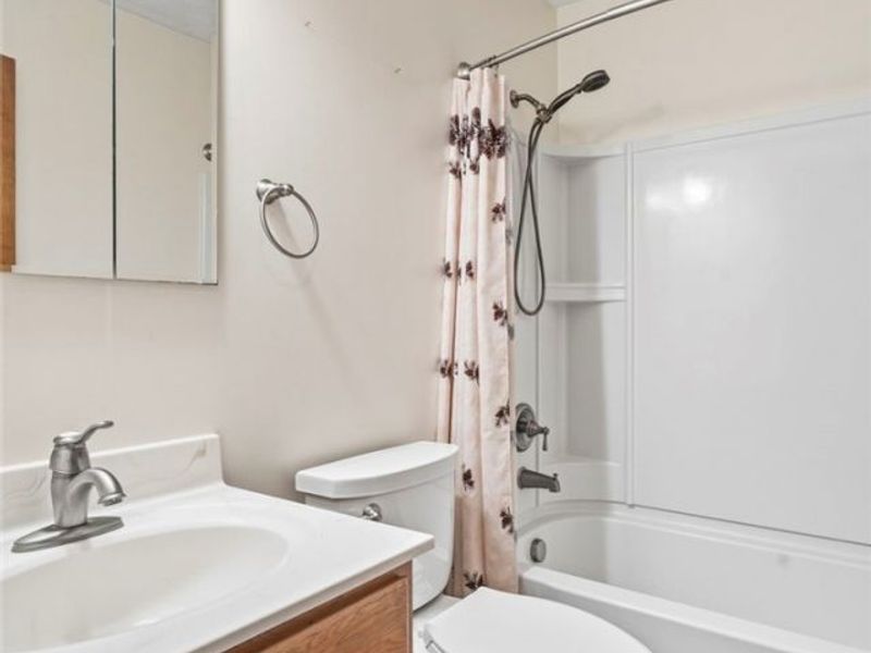 2430 Easton Street NE, Canton, OH 44721 Photo 21