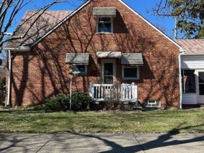 5857 W 54th Street, Parma, OH 44129 Photo 2