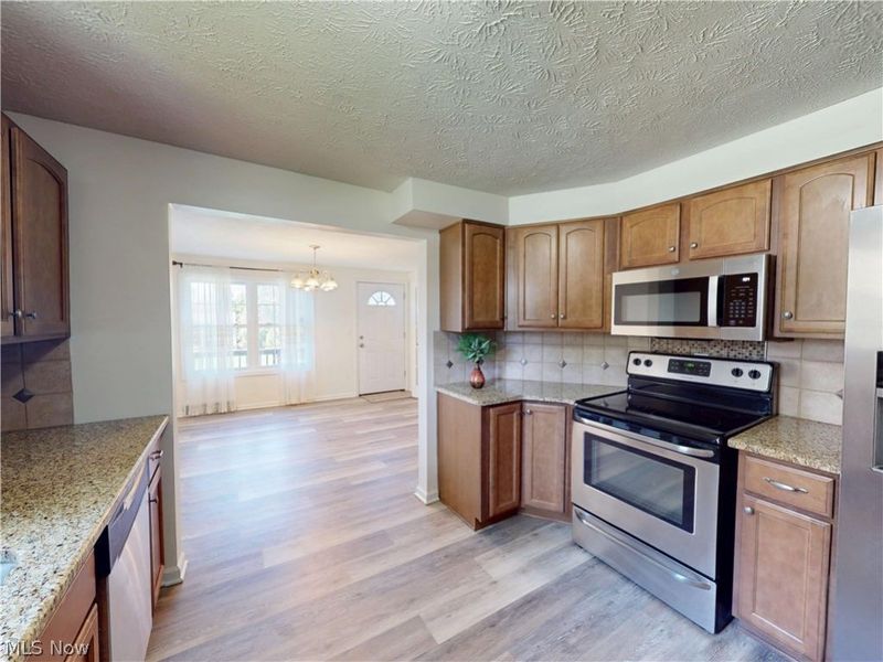 867 Sunset View Boulevard, Tallmadge, OH 44278 Photo 16