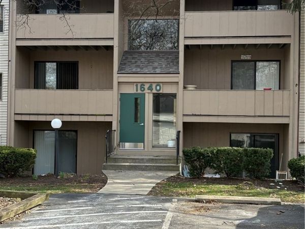 1640 Juniper Drive , Westlake, OH 44145