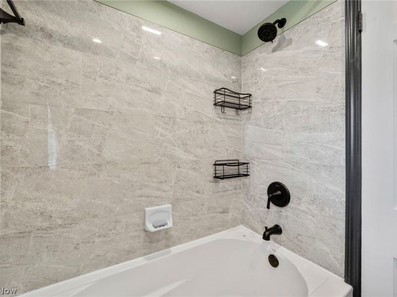 7416 Wefel Avenue , Brooklyn, OH 44144 Photo 17