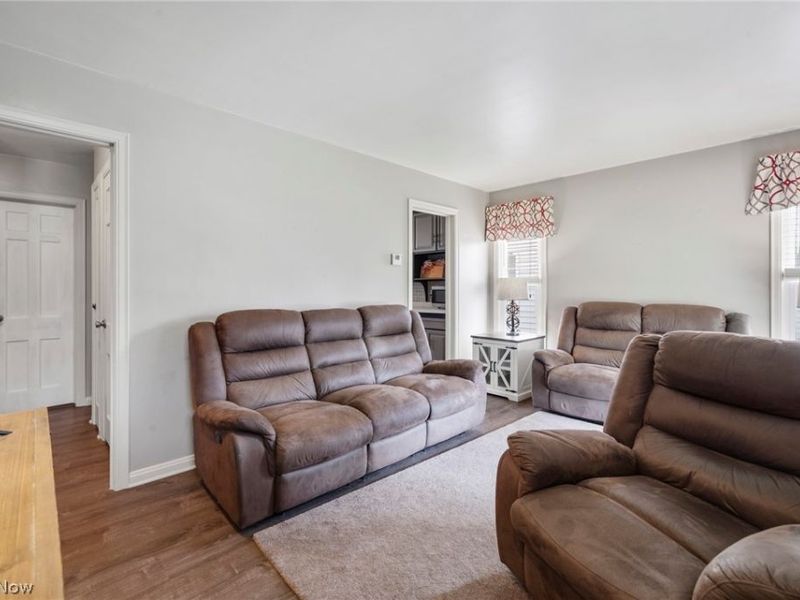 7416 Wefel Avenue , Brooklyn, OH 44144 Photo 4