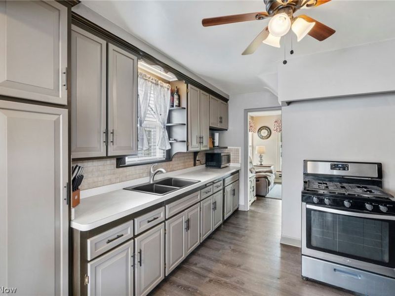 7416 Wefel Avenue , Brooklyn, OH 44144 Photo 8