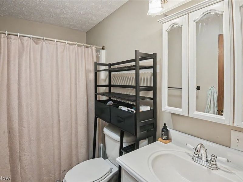 1392 Homestead Drive, East Liverpool, OH 43920 Photo 16
