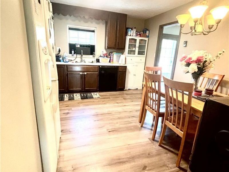 1392 Homestead Drive, East Liverpool, OH 43920 Photo 8