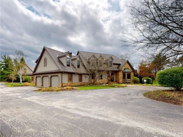 11205 Hampton Ridge Drive , Chardon, OH 44024