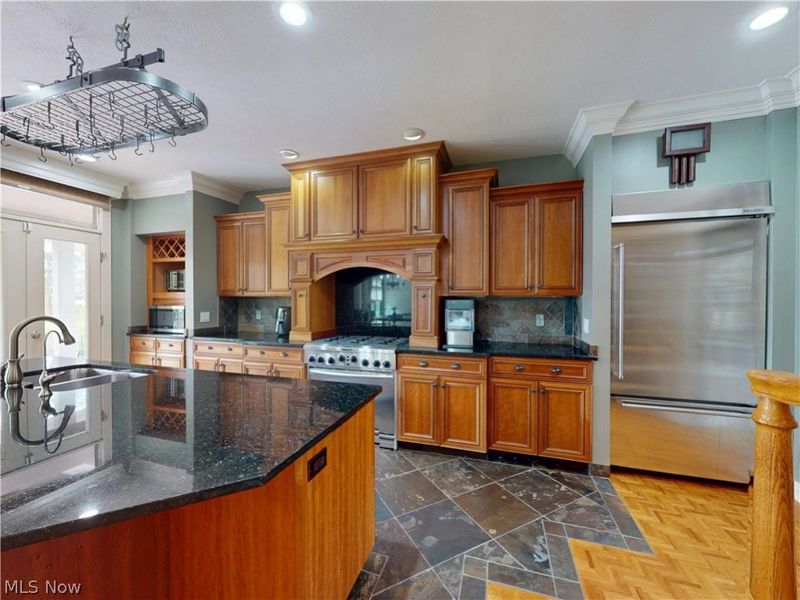 11205 Hampton Ridge Drive, Chardon, OH 44024 Photo 12