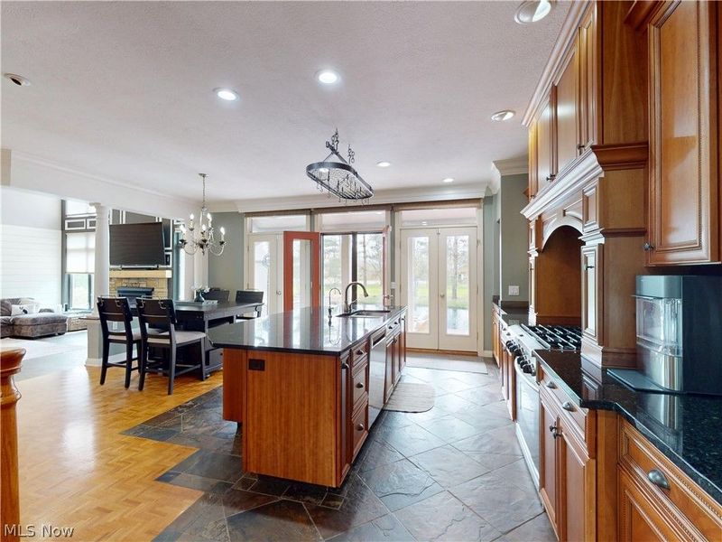 11205 Hampton Ridge Drive, Chardon, OH 44024 Photo 13