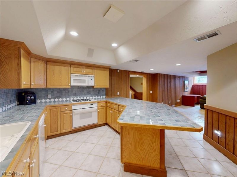 11205 Hampton Ridge Drive, Chardon, OH 44024 Photo 36