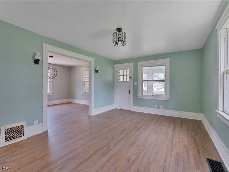 3827 Frederick Street, Youngstown, OH 44515 Photo 4