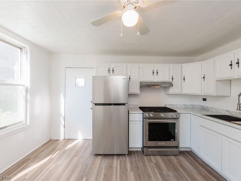 1986 W 93rd Street, Cleveland, OH 44102 Photo 16