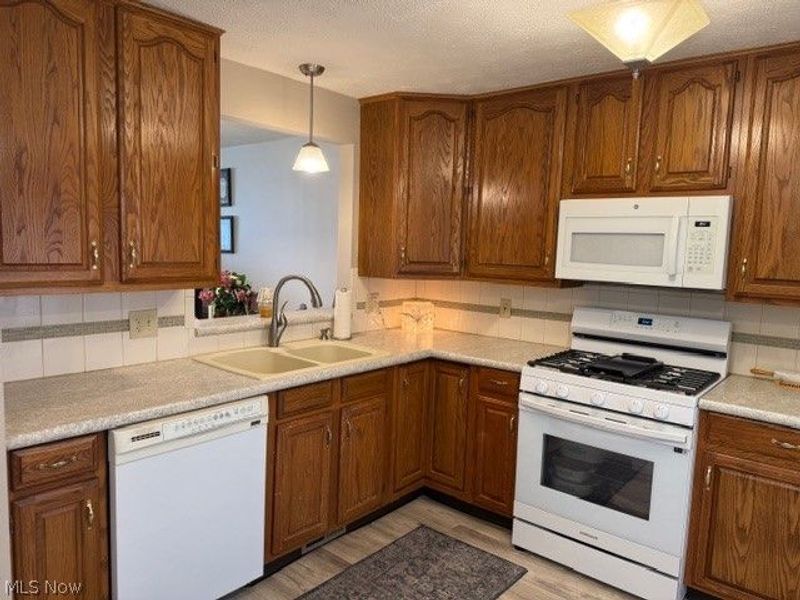 5630 Dorrington Avenue NE, Canton, OH 44721 Photo 3