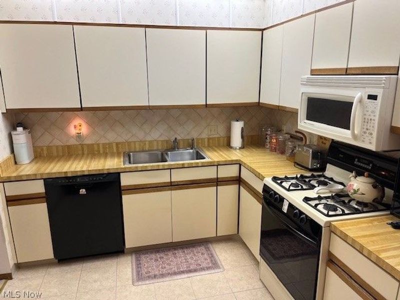 4581 Morgate Circle NW, Canton, OH 44708 Photo 7