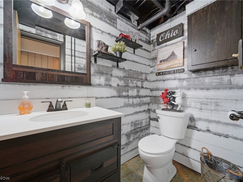 905 Mohawk Trail SW, Hartville, OH 44632 Photo 29