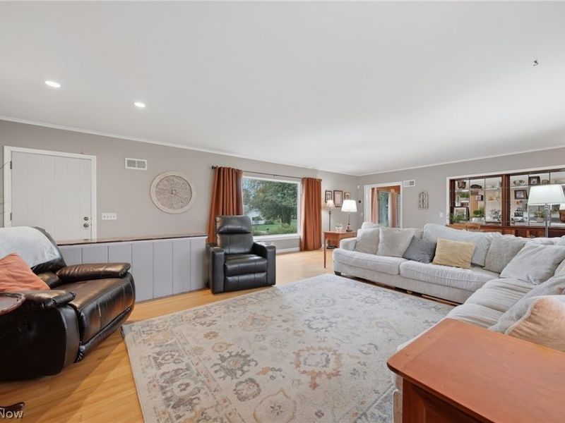 905 Mohawk Trail SW, Hartville, OH 44632 Photo 6