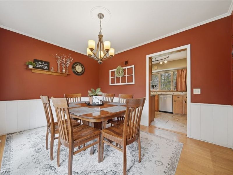 905 Mohawk Trail SW, Hartville, OH 44632 Photo 9