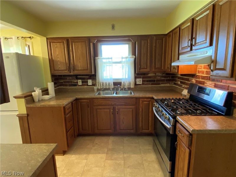 4700 Woodridge Drive, Austintown, OH 44515 Photo 6