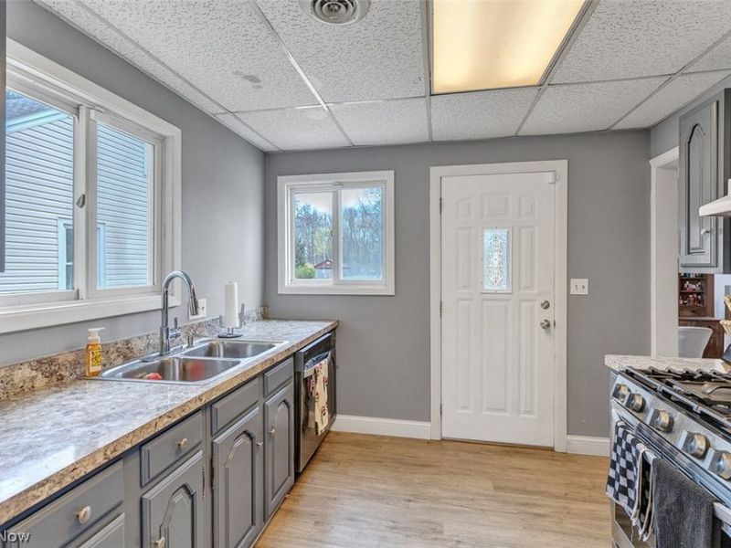 424 Woodstock Road, Eastlake, OH 44095 Photo 13