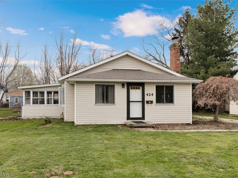 424 Woodstock Road, Eastlake, OH 44095 Photo 2