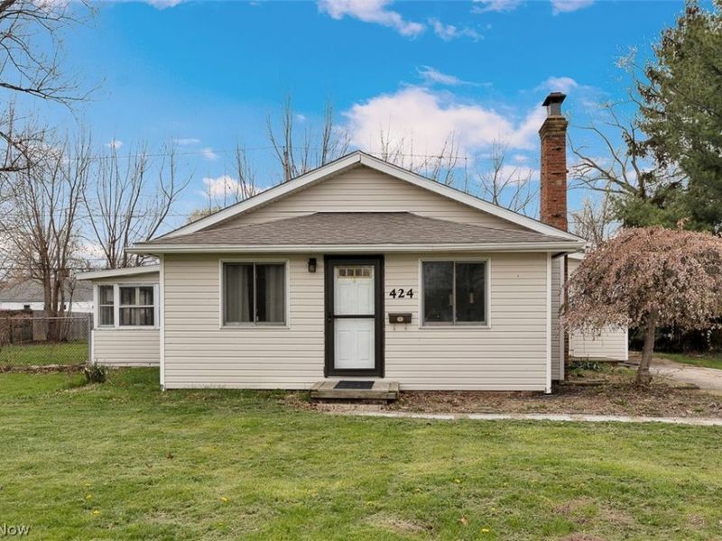 424 Woodstock Road, Eastlake, OH 44095 Photo 3