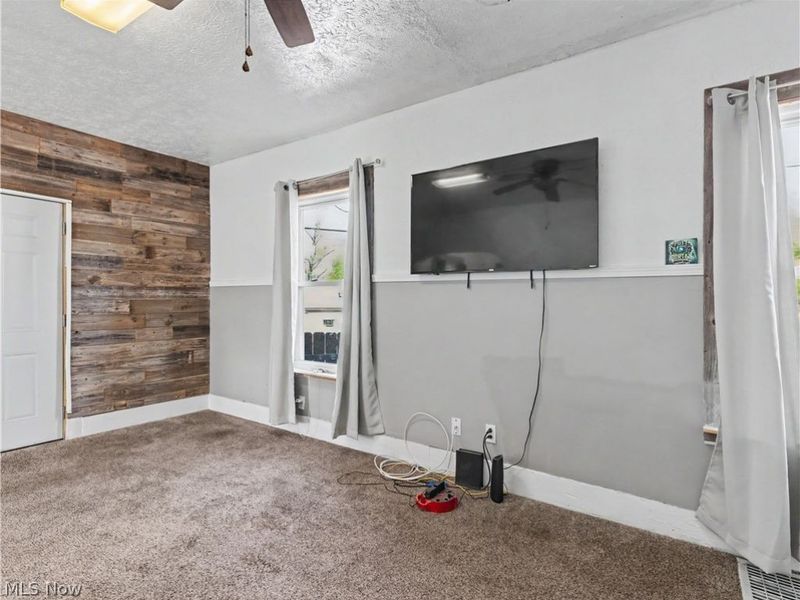 2012 Harmont Avenue NE, Canton, OH 44705 Photo 3