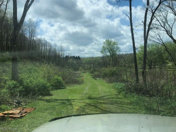 909 Lisbon Road , Salem, OH 44460