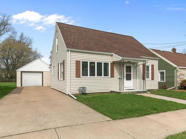 2333 ASHLAND STREET, Oshkosh, WI 54901