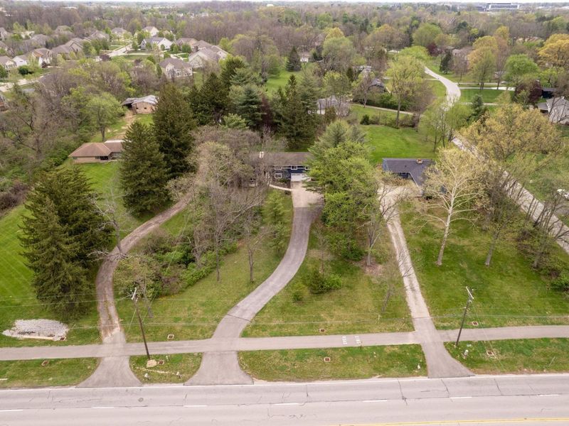 7402 Riverside Drive, Dublin, OH 43016 Photo 5