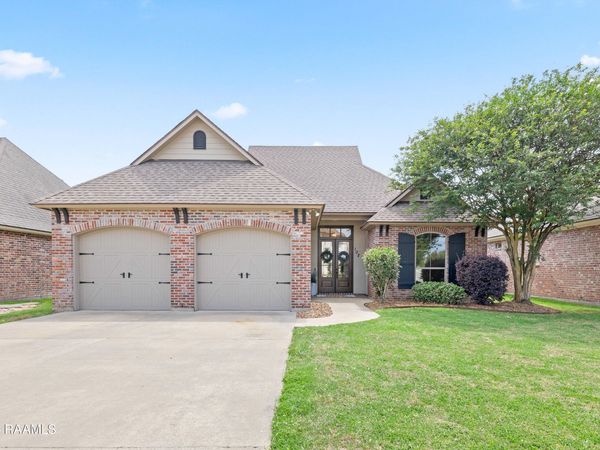 102 Beethoven Drive , Broussard, LA 70518