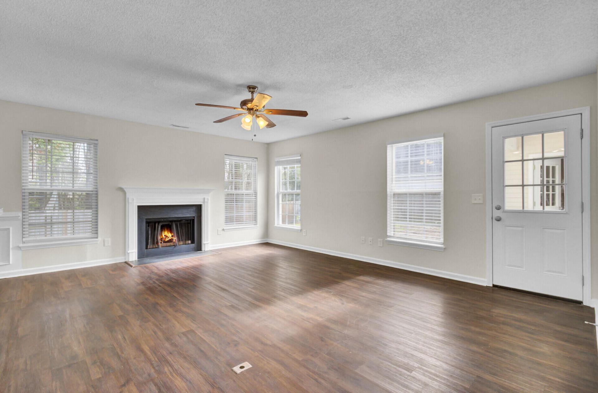 325 Sunburst Way Photo 5