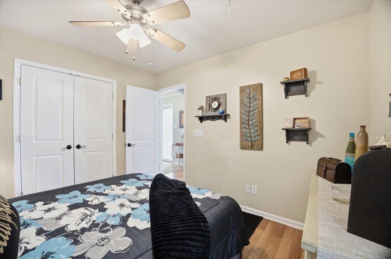 8009 Henderson Road Photo 10