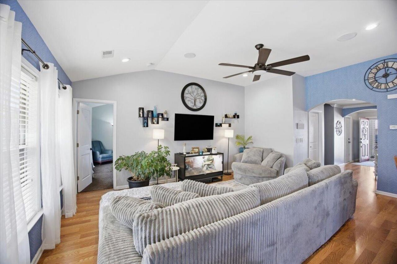 8009 Henderson Road Photo 13