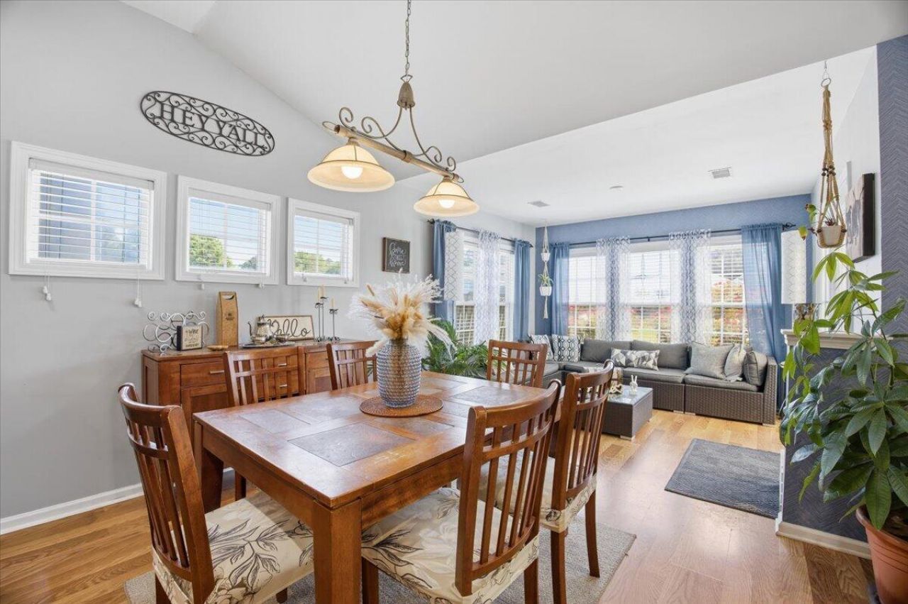 8009 Henderson Road Photo 15