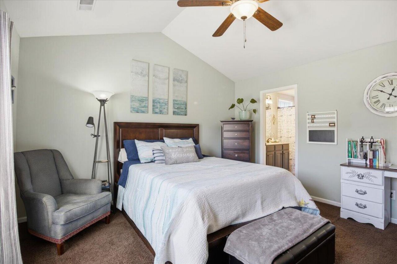 8009 Henderson Road Photo 26