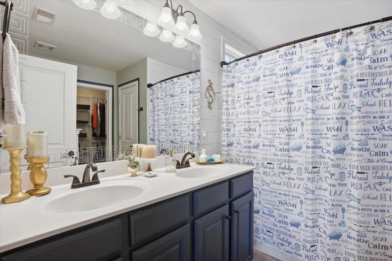 8009 Henderson Road Photo 30