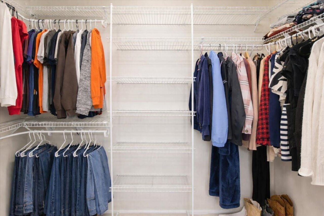 8009 Henderson Road Photo 31