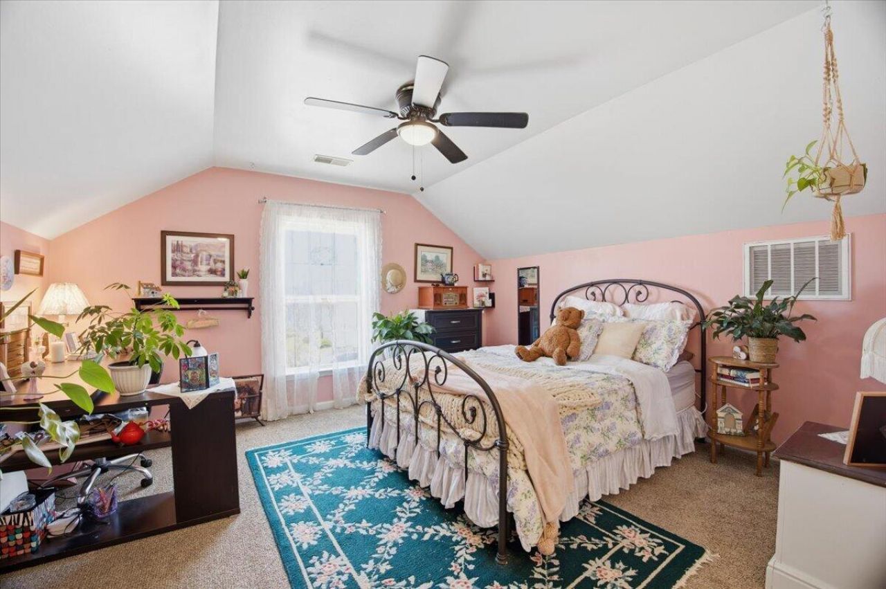 8009 Henderson Road Photo 34