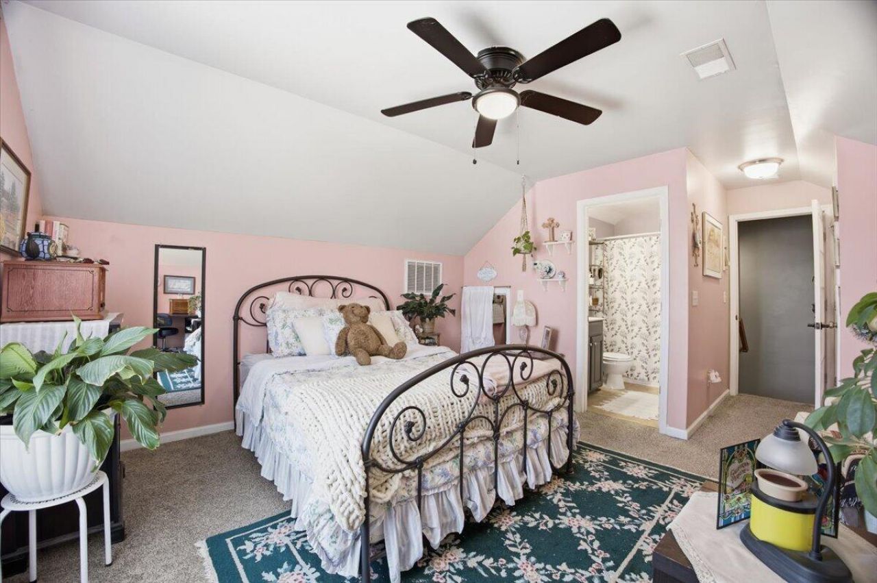 8009 Henderson Road Photo 37