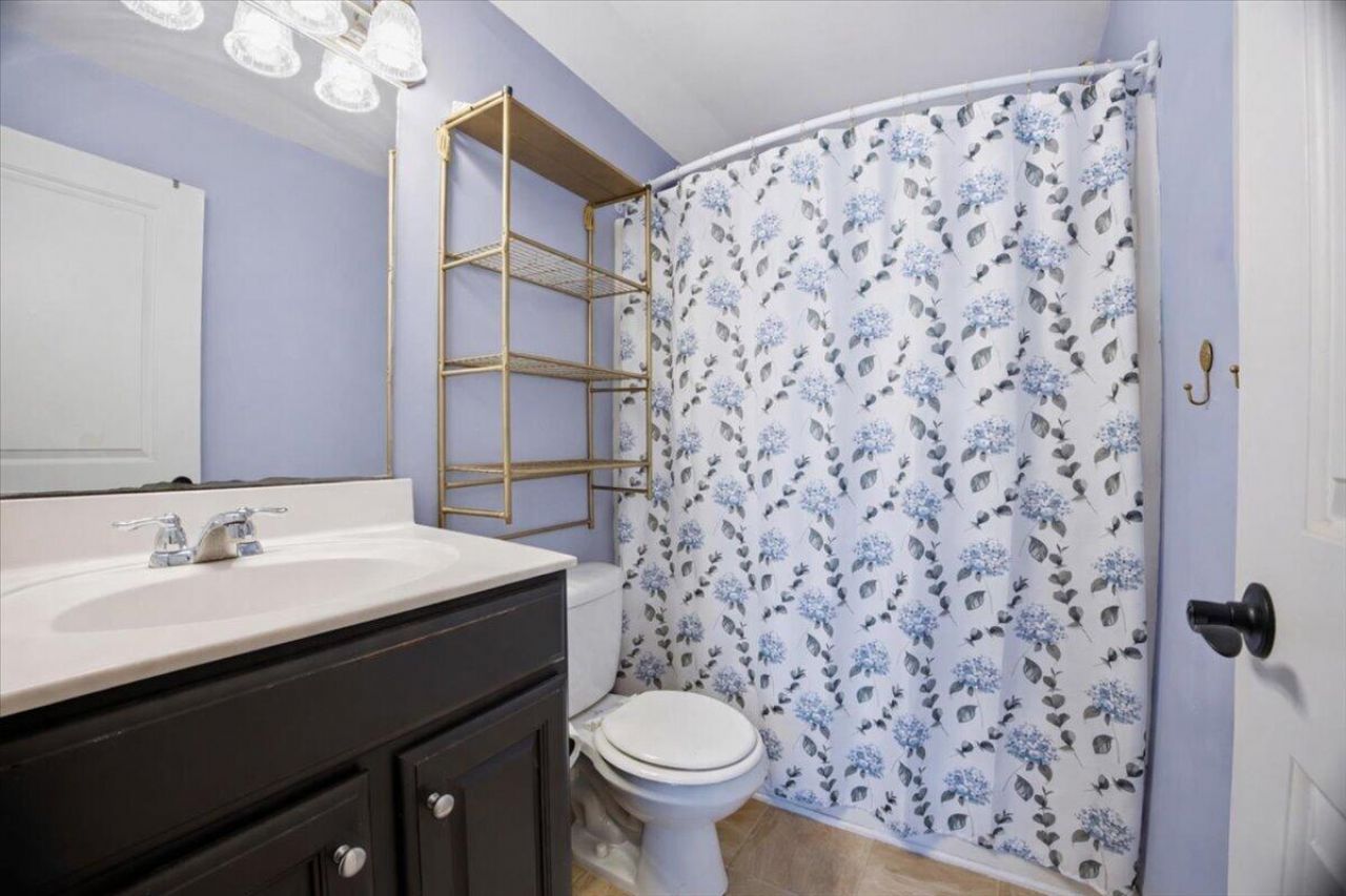 8009 Henderson Road Photo 38