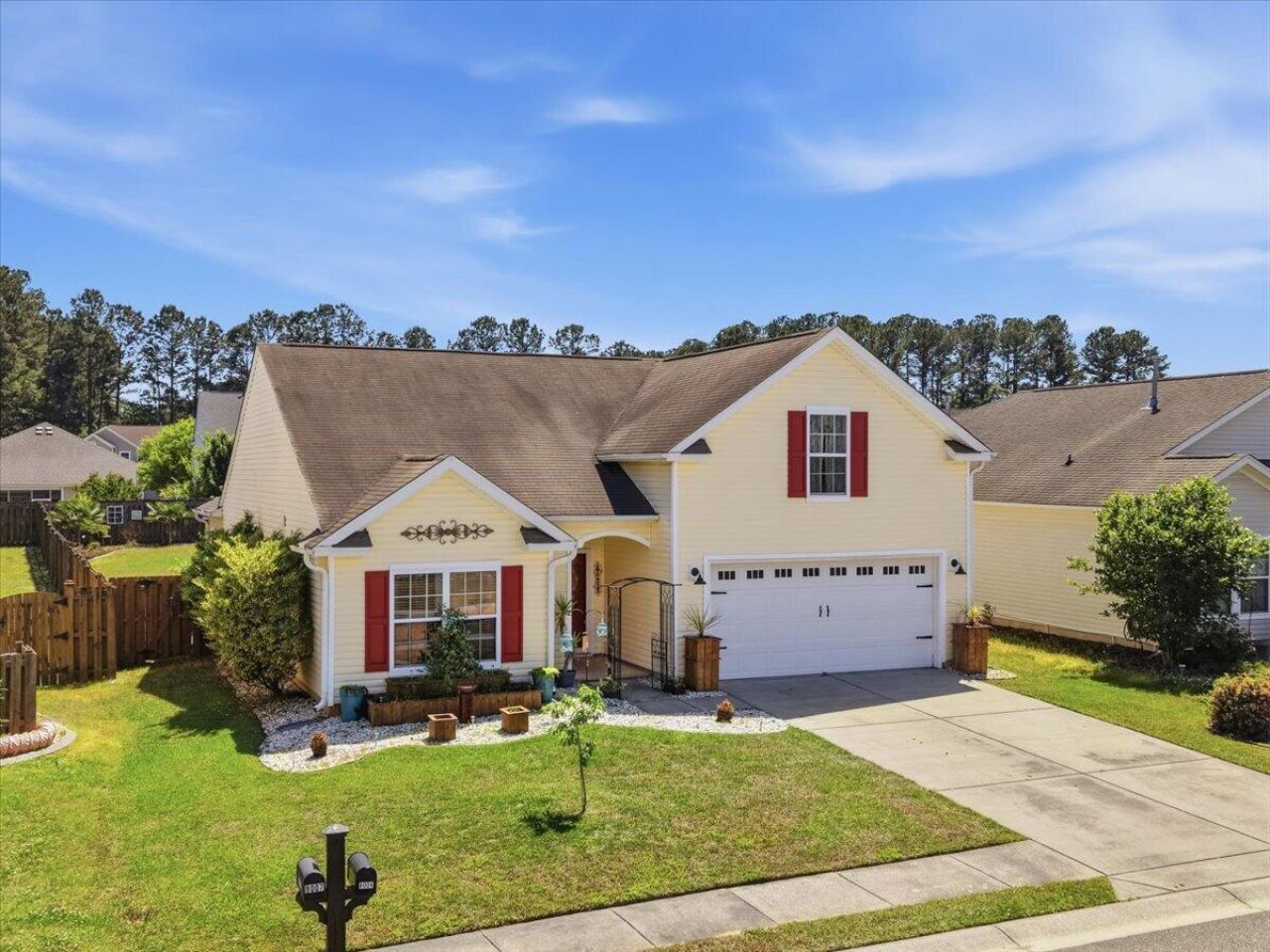 8009 Henderson Road Photo 41