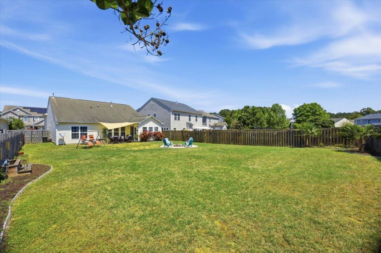 8009 Henderson Road Photo 43