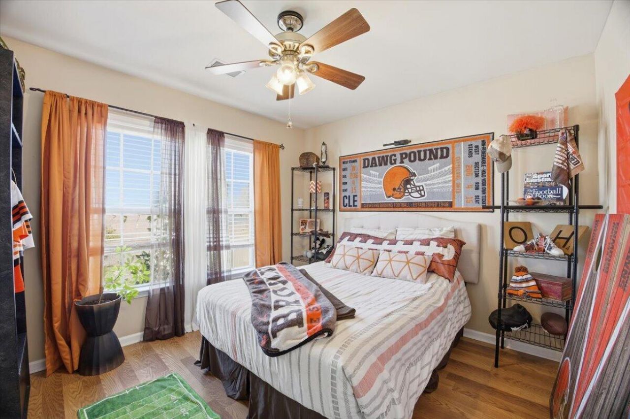 8009 Henderson Road Photo 6